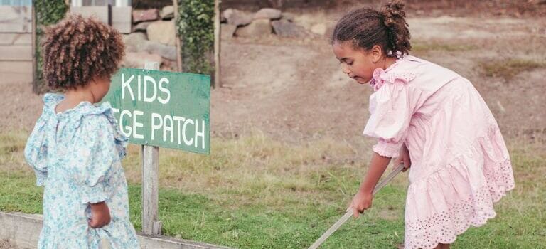 밭 가는 아이들